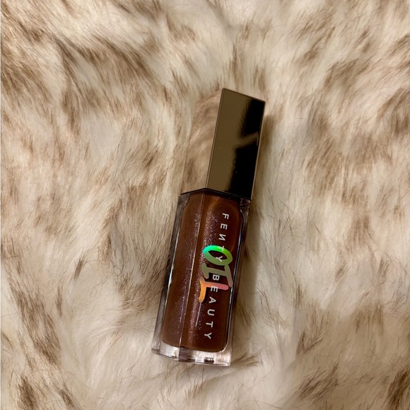 Fenty Beauty Lip Duo - MVP Velvet Liquid Lipstick and Rose Amber Gloss Bomb - Picture 4 of 7